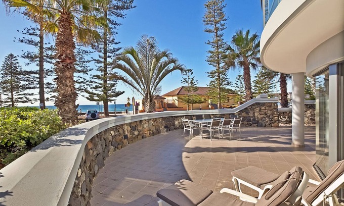 Manly Apartment | BEACHSIDE BEAUTY IN MANLY- APT 2
