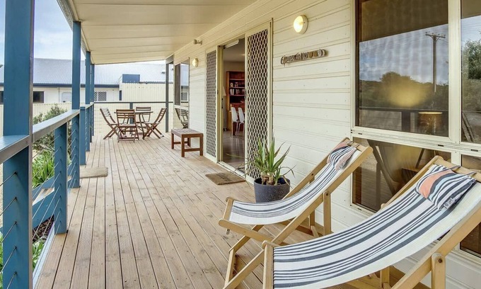Goolwa Beach House | Beachwood, pet friendly, free WIFI
