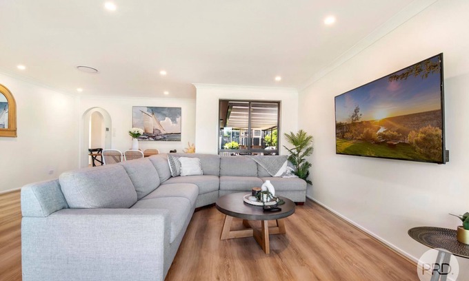 Fingal Bay House | Beautifully renovated beach house with ducted air conditioning. Pet friendly!
