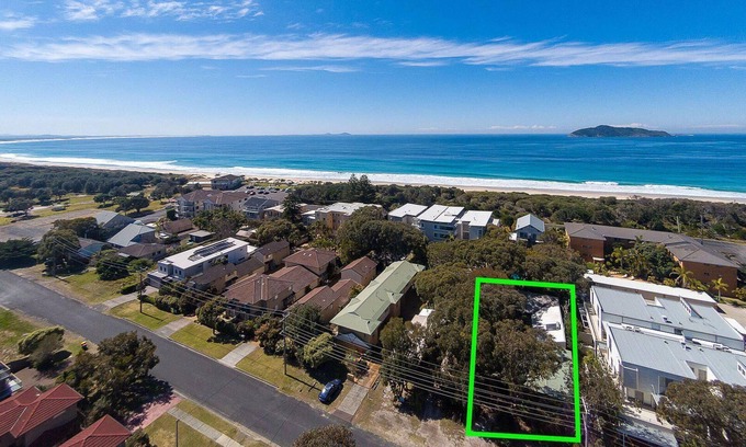 Hawks Nest House | Bennett's Beach Cottage