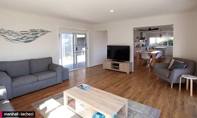 Bermagui House | Blue Pool Hideaway: 7 Scenic Drive