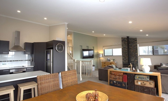 Jindabyne House | Boronia - 7/30 Nettin Circuit