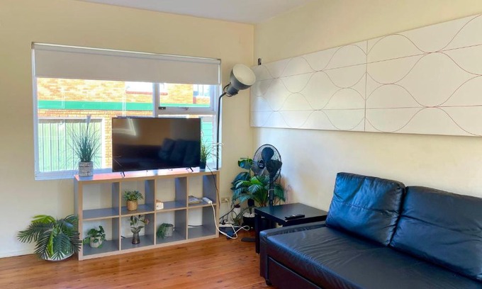 Kingsford Apartment | Boutique 2BR Unit in Kingsford Near UNSW, Randwick Sleeps 6