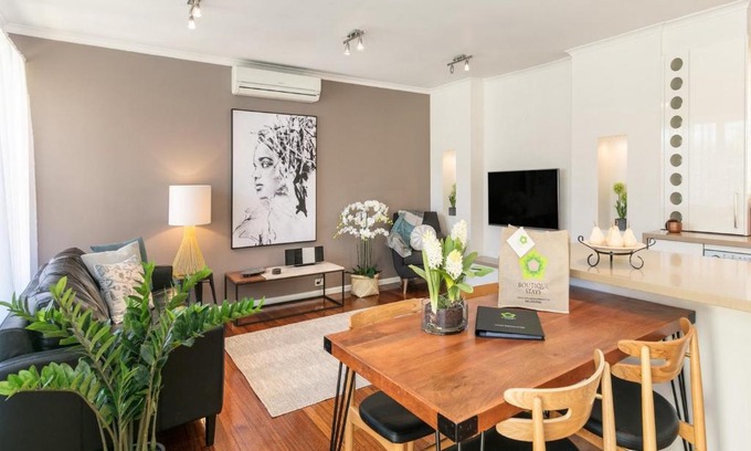 Sandringham House | BOUTIQUE STAYS - Sandy Breeze 3