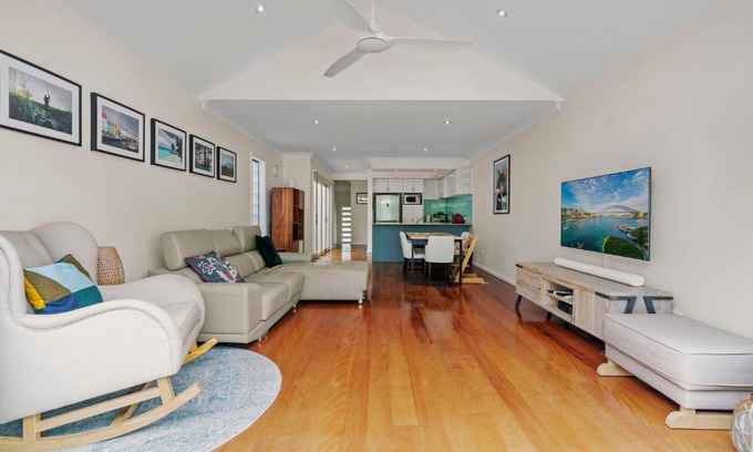 Balmain House | Bright modern home in great location close to City