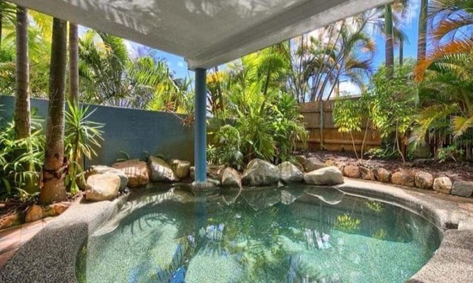 Cairns North House | Cairns Sunshine Lodge