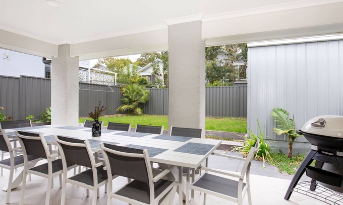 Callala Beach House | Calypso - 4 Mins Walk to Beach - Community Pool