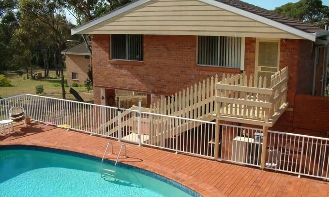 Burrill Lake Apartment | Canberra Cres 2E Burrill Lake, Upstairs Apartment