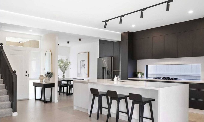 Bateau Bay House | Central Coast - Luxurious Beach House 400m walk to Beach & Cafes