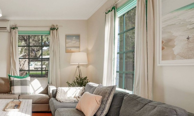 Port Fairy Cottage | Centrally located cottage offering charm and comfort