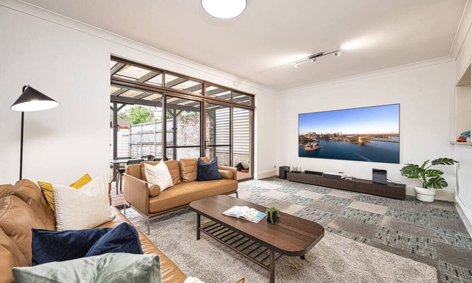 North Sydney House | Charming 3BR Cottage with Spacious yard in North Sydney