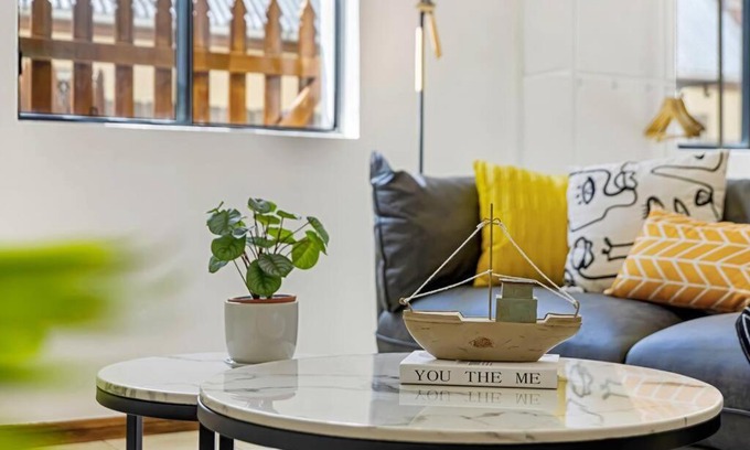 Lewisham House | Cheerful three Bedroom house close to city