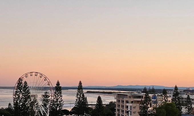 Kings Beach Apartment | Cheltenham Apartments Unit 11, 40 King St