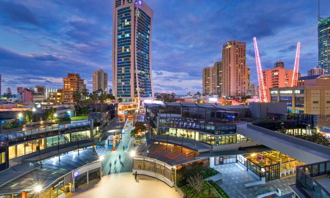 Surfers Paradise Apartment | Circle on Cavill Surfers Paradise- 3 Bedroom SPA Apartment