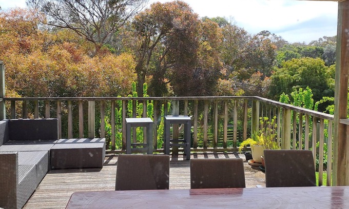 Jan Juc House | Classic Beach Shack with a Modern Edge. Deck, Garden. Location! BYO Pet