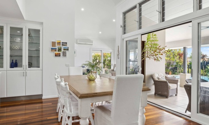 Safety Beach House | Coastal Elegance Awaits at Safety Beach. Set against the stunning backdrop of Safety Beach on the C