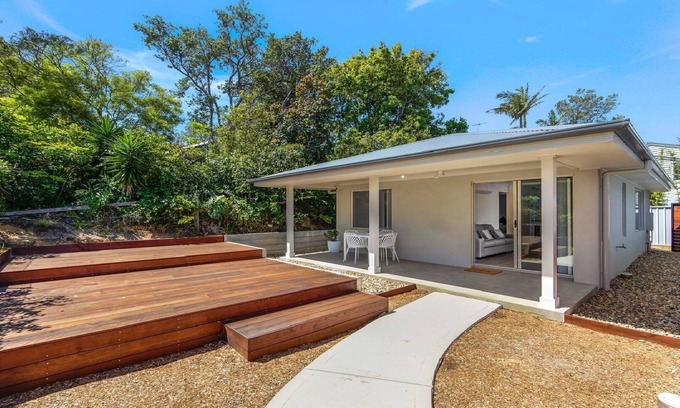 Killcare Heights House | Coastal Harmony Cottage by HolidayCo.