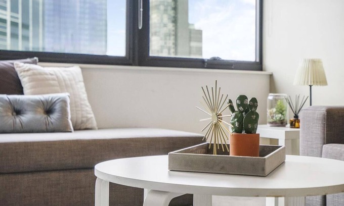Melbourne Central Business District Apartment | Comfort in the City Center of Melbourne 1BR Apt + Free WiFi + Pool & Gym