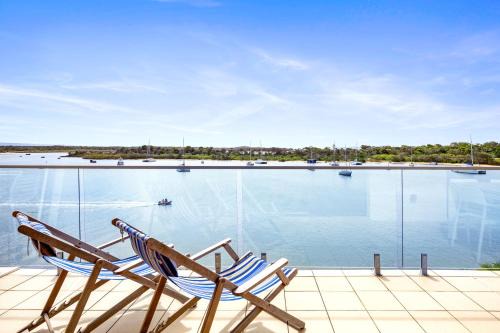 Noosa Heads Apartment | Commodore 8 Top Floor Views