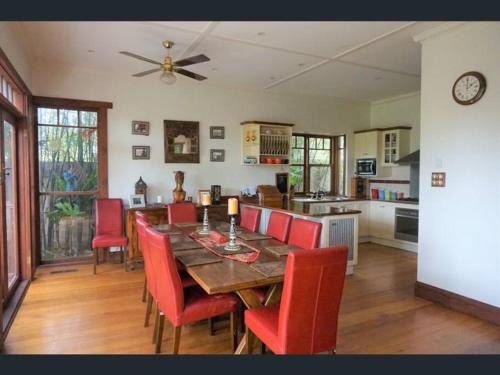 Mentone House | Contemporary & Elegant 1920's Period House by My Lodgingfy International