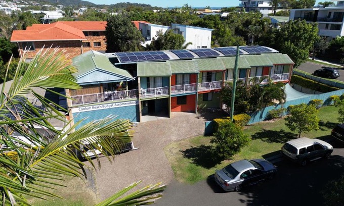 Coolum Beach Hotel | Coolum Budget Accommodation
