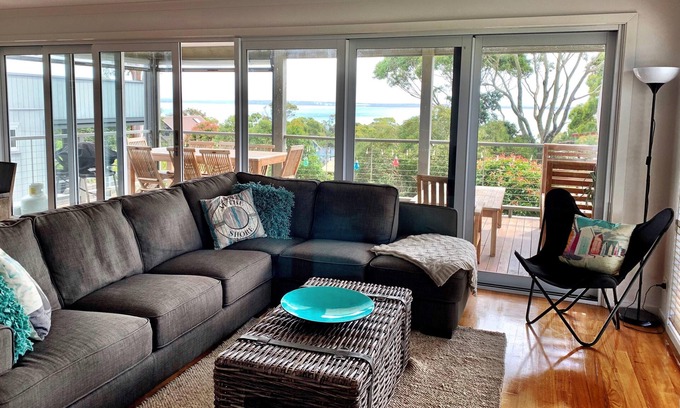 Cowes House | Cowes on the Bay - Church St - 1 NIGHT FREE!* - Immaculate family home located in prime location
