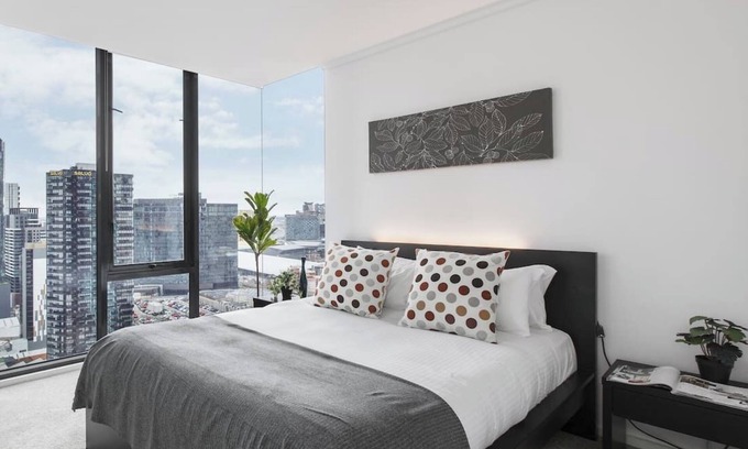 Southbank Apartment | Cradle the Clouds Southbank Stay with Parking