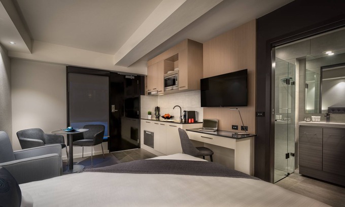 St Kilda West Apartment | Crest on Park