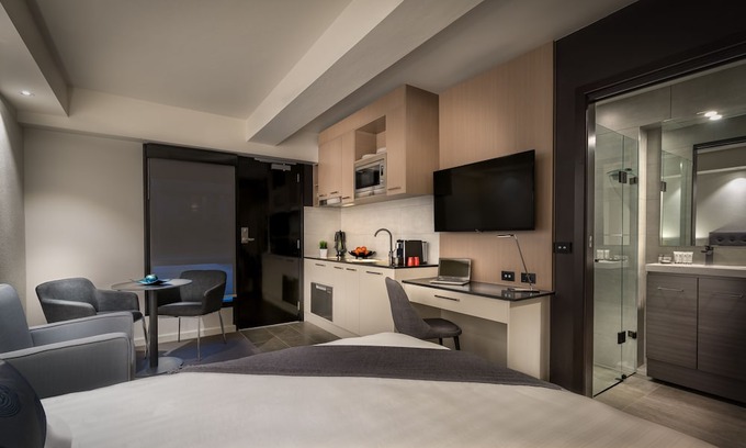 St Kilda West Apartment | Crest on Park
