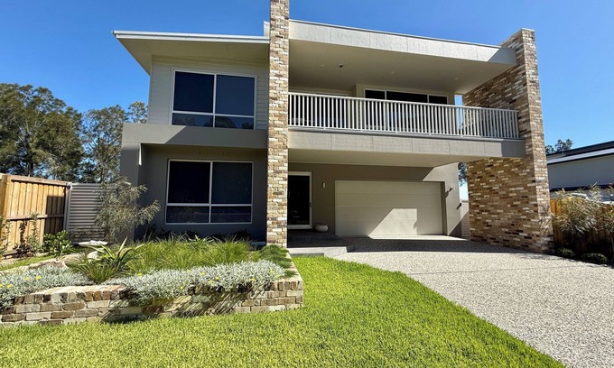 Tea Gardens House | π Drift at Tea Gardens | π Sleeps 14 | πΎ Pet friendly | β³ Golf | π¬π¦
π¦π¨ |