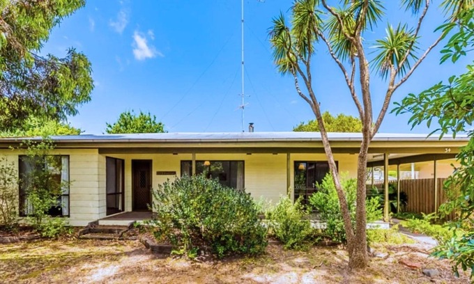 Inverloch House | Driftwood On Anderson - Free Wifi