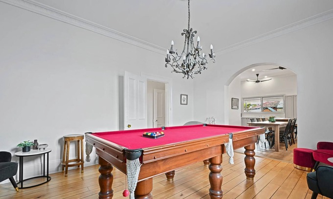 Bathurst House | Dunkley House | 1895 Heritage CBD Stay, Sleeps 10