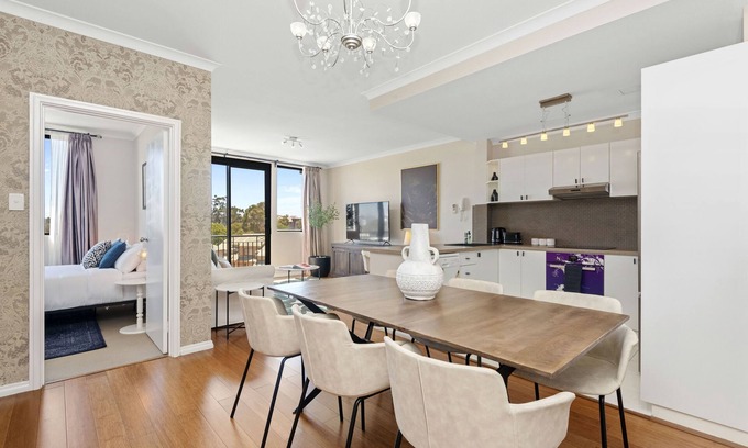 East Perth Apartment | East Perth Luxe Penthouse | Views & Style