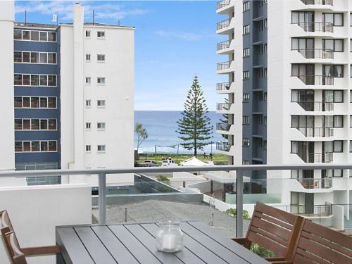 Coolangatta Apartment | Eden Apartments Unit 502