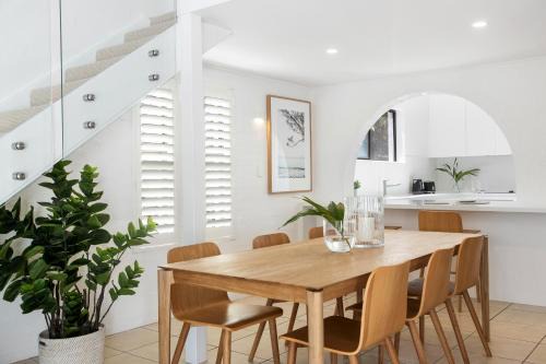 Noosa Heads House | Elegant Family Retreat, Little Cove