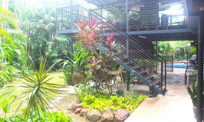 Alawa House | Elevated Tropical House