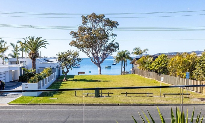 Salamander Bay House | Escape on Wanda, 188 Soldiers Point Rd - Spectacular views, Ducted Air Con, WiFi