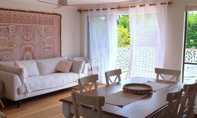 Tugun House | Family retreat close to beach, 2 min to dog park.