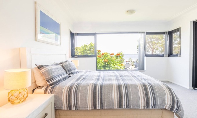Nelson Bay Apartment | Florentine, 7 11 Columbia Close - wifi, air conditioned unit with fantastic views of Little Beach