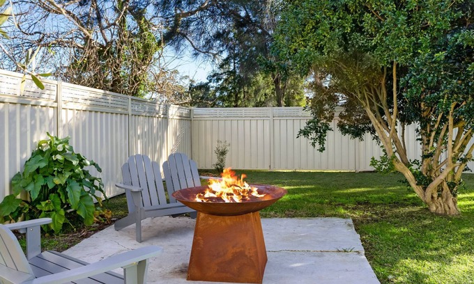 Culburra Beach House | Golden Sands - Pet Friendly - 2 Mins Walk to Beach