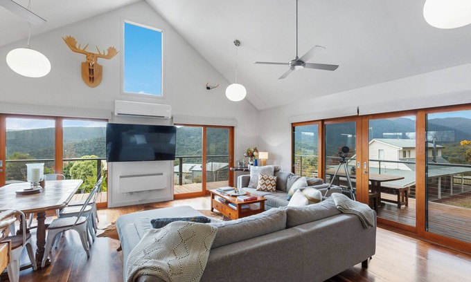 Merrijig House | Grand View Chalet: 4 BR, 2 BA House in Merrijig, Sleeps 10
