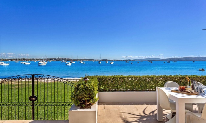Corlette House | H3 Port Stephens - Absolute Waterfront Luxury