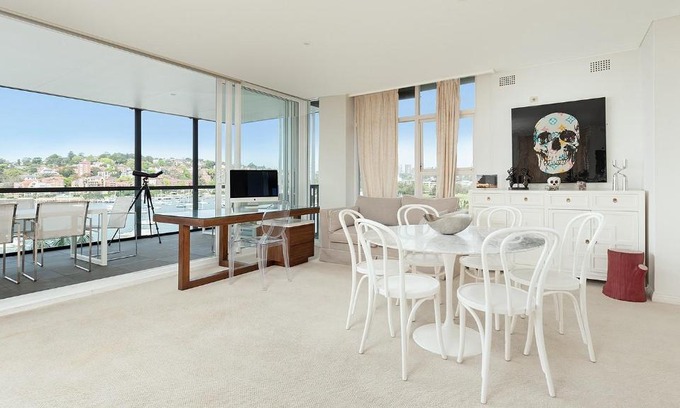 Darling Point Apartment | HARBOUR FRONT SINGLE LEVEL APARTMENT