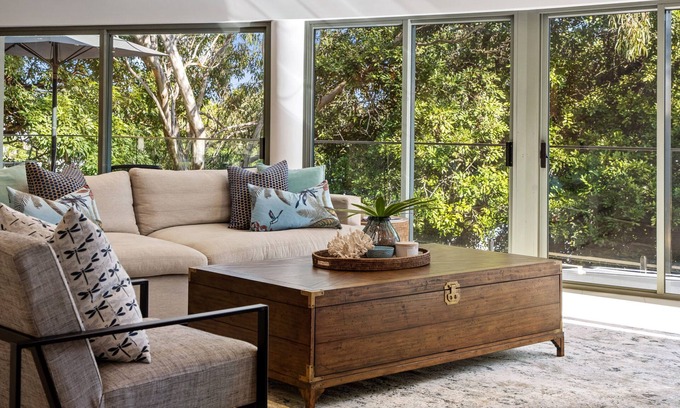 Noosa Heads Apartment | Hastings Park 1: Elegant Oasis | A/C | filtered ocean views | garage
