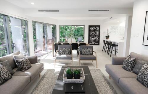 Noosa Heads Apartment | Hastings Park: Elegant Noosa Gem by the Beach