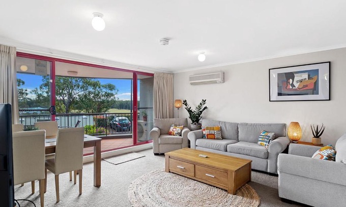 Salamander Bay Apartment | Horizons Golf Club, Unit 10, St Andrews