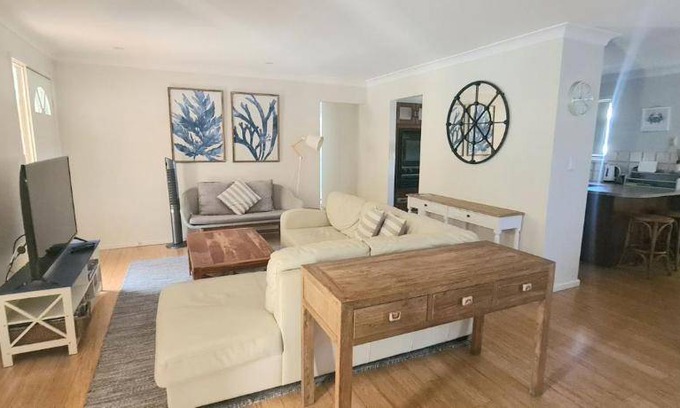 Mollymook Beach House | House ∙ 3 bedrooms ∙ 7 guests