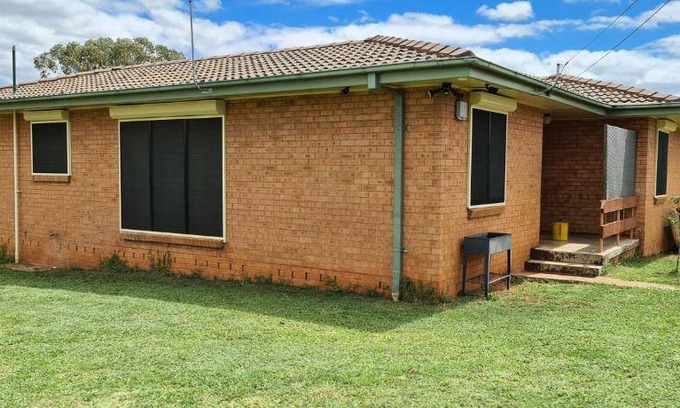Dubbo House | House ∙ 3 bedrooms ∙ 8 guests