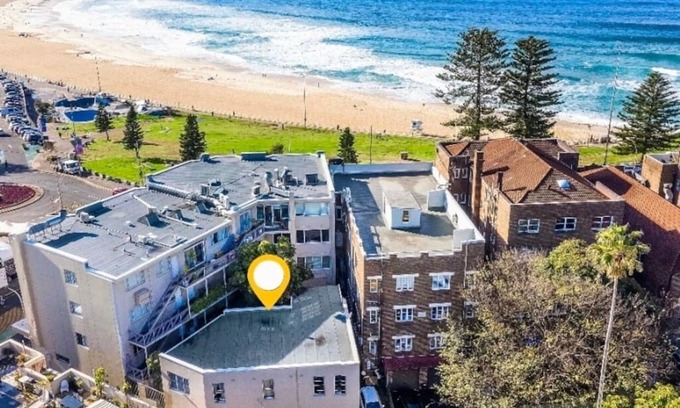 Bondi Beach Apartment | Incredible Beachside Location 4 Bed Apartment