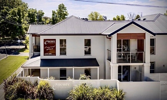 Bathurst Apartment | ‘Interlude No. Seven’ - On the doorstep of Bathurst’s CBD.
